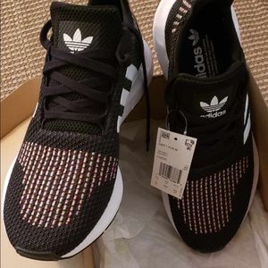 Adidas Swift Run women
